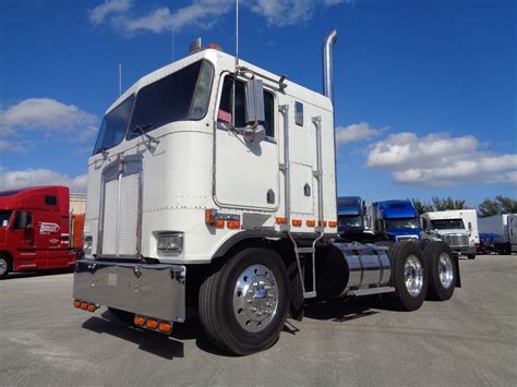 , 425 Horse Power, Air Ride Suspension, All Aluminum Wheels, Wheel Base. . Kenworth cabover for sale